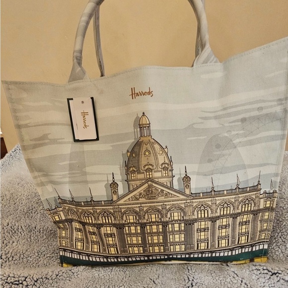 HARRODS
Large Architectural Building Shopper New Never Used - Picture 2 of 13